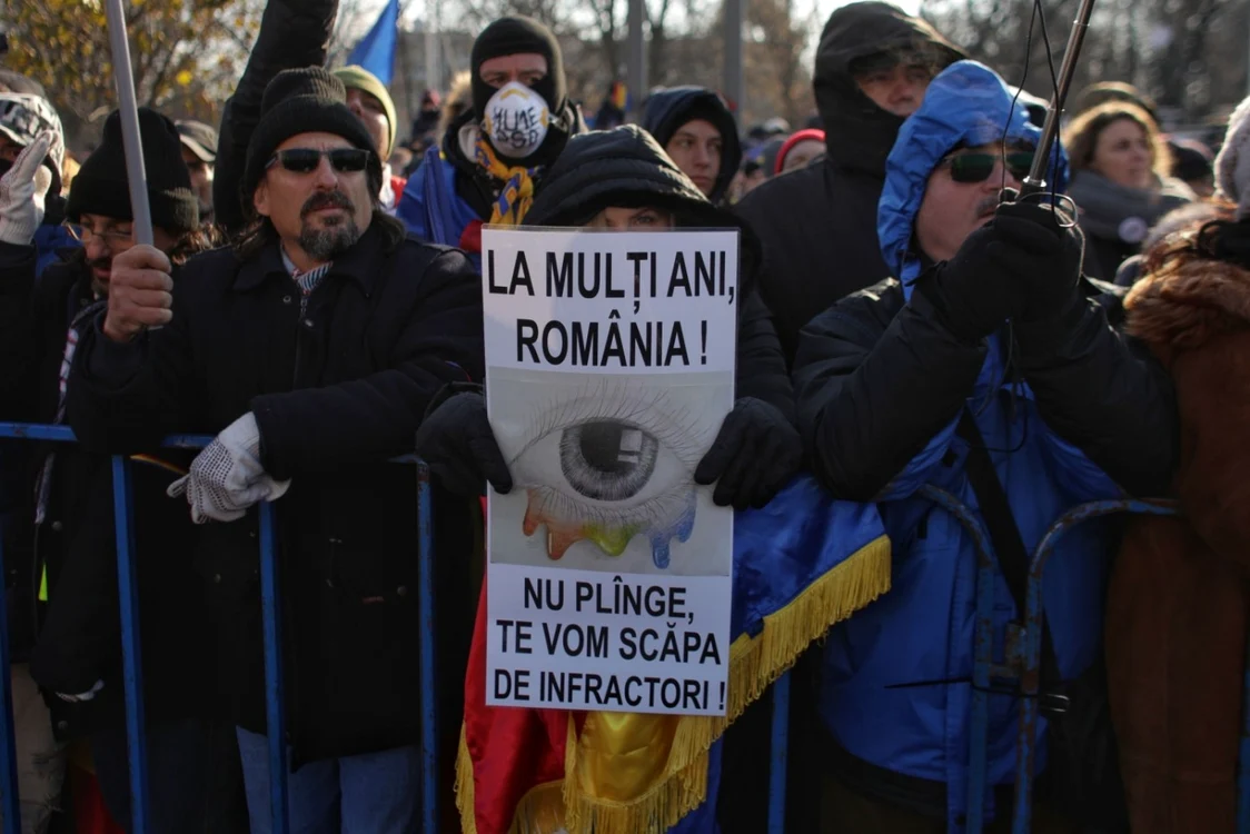 O protestatară care a scandat împotriva PSD şi împotriva Jandarmeriei a fost amendată, iar Judecătoria Sectorului 1 a menţinut sentinţa FOTO Inquam Photos/Octav Ganea
