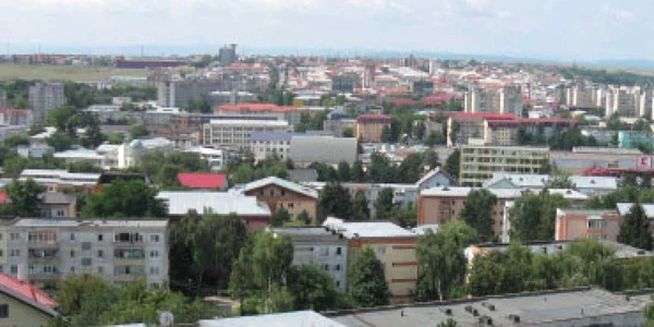 Vânzările din Obcini, revigorate de „căpşunari“