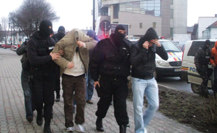 Ultimele arestări ale poliţiştilor de la Crimă Organizată au adus în faţa instanţei, 80 de persoane acuzate de trafic de persoane
