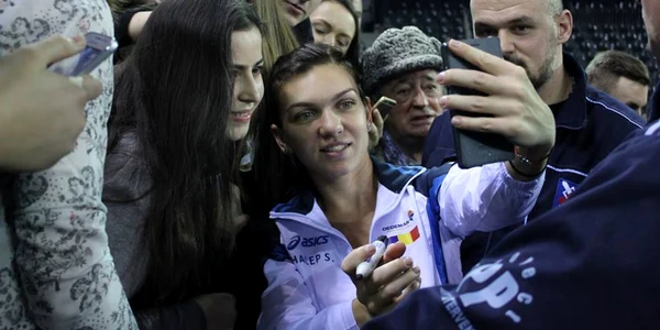 Simona Halep autografe