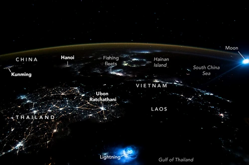 Haloul portocaliu este  un fenomen optic atmosferic Foto: NASA