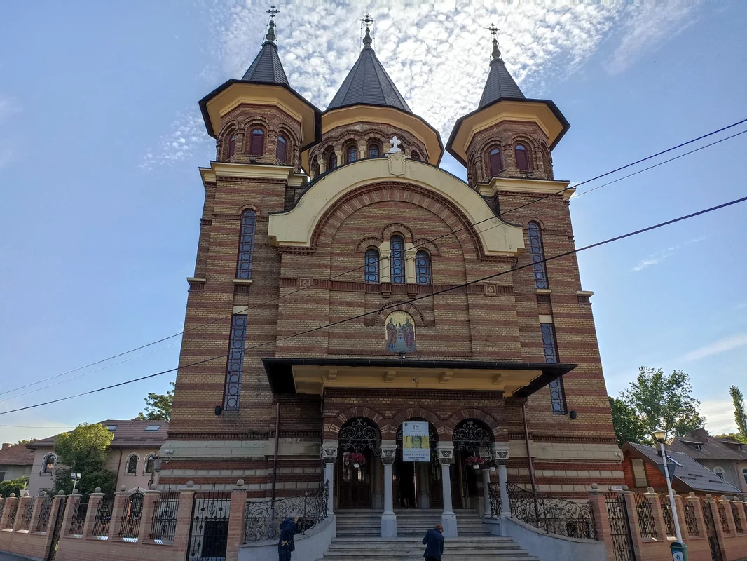 Biserica Belvedere Bucuresti foto Denis Grigorescu jpeg