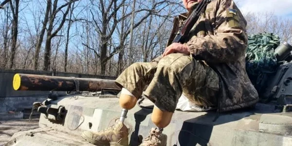 militar ucrainean lupta chiar dacă şi-a pierdut ambele picioare FOTO Daily Beast