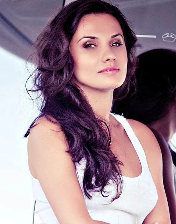 
    Mirela Stelea  