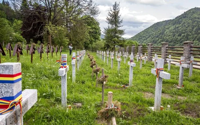 Cimitirul Internaţional al Eroilor din Valea Uzului FOTO Mugur Vărzariu