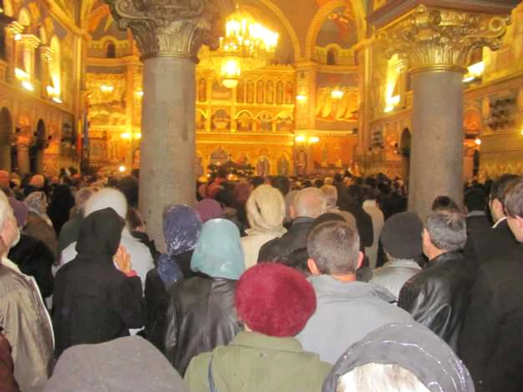 procesiune moaste saguna