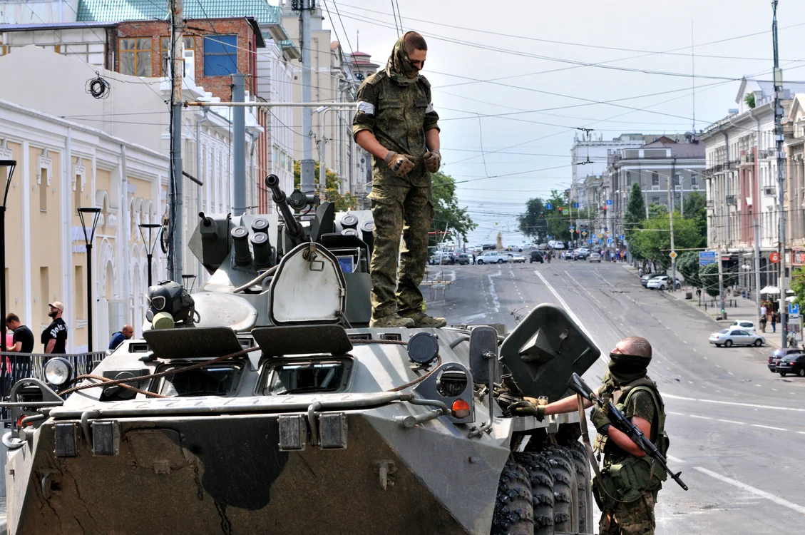 Militari din Gruparea Wagner pe străzile din Rostov pe Don FOTO: Profimedia