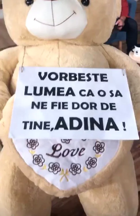 Cadoul primit de Adela Popescu din partea echipei „Vorbește lumea”