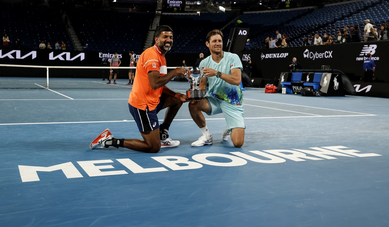 Rohan Bopanna (stânga) și Matthew Ebden, campioni la Melbourne (FOTO: EPA)â