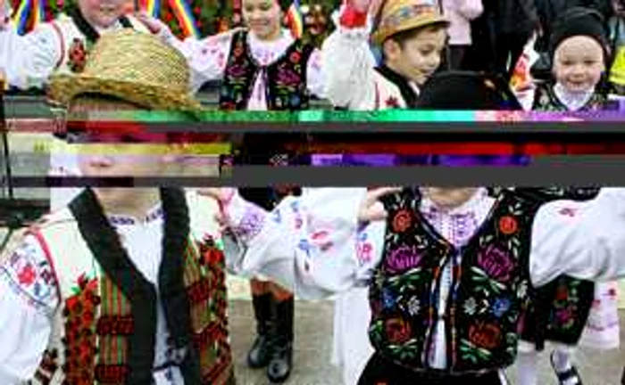 Dansuri populare Vadu Crişului