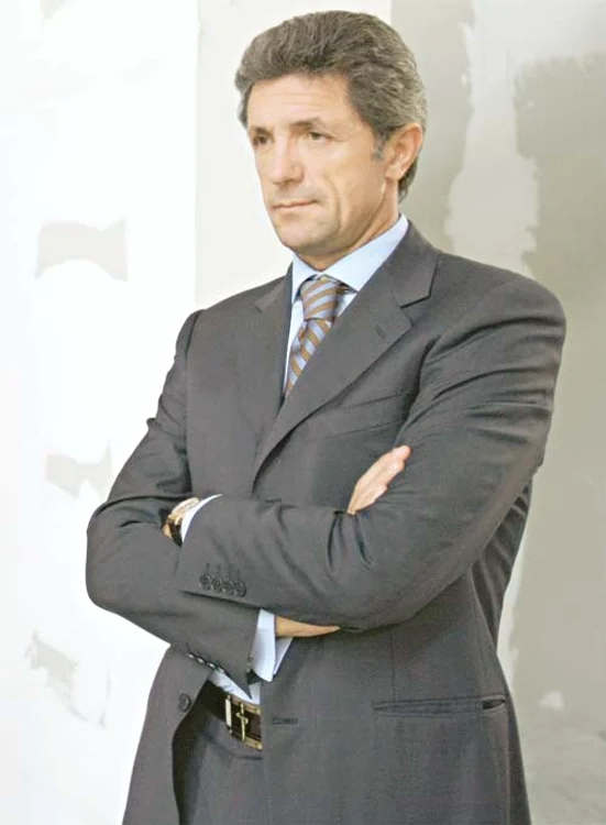 
    Gică Popescu e principalul favorit  la alegerile pentru  şefia FRF, de la 5 martie  