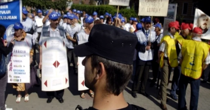 Constanţa: Profesorii constănţeni vor picheta Prefectura
