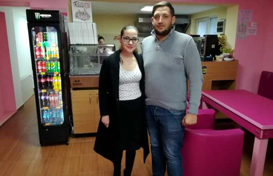 Adina Pâslaru şi Narcis Gologan la pizzerie FOTO Cosmin Zamfirache