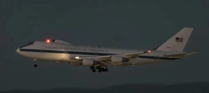 Doomsday Plane (Avionul Apocalipsei), aterizare fără precedent pe un aeroport civil