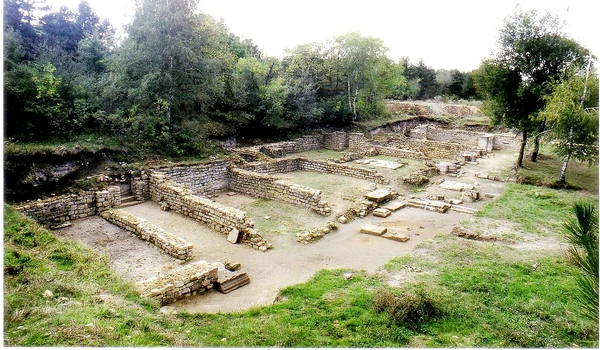 Ruinele fortăreței romane de la Novae (© Wikimedia Commons)
