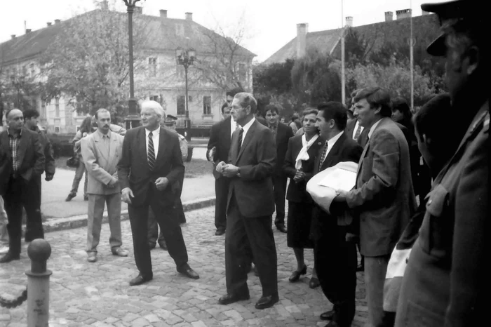 Regele Mihai în 12 octombrie 1997, în Cetatea Alba Iulia. Foto: arhiva personală Gheorghe Petrov