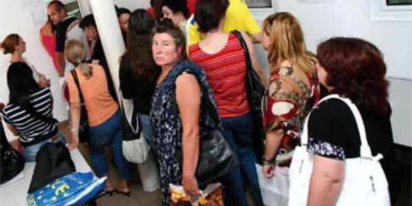 Şomerii, păcăliţi de firmele care anunţă că fac angajări