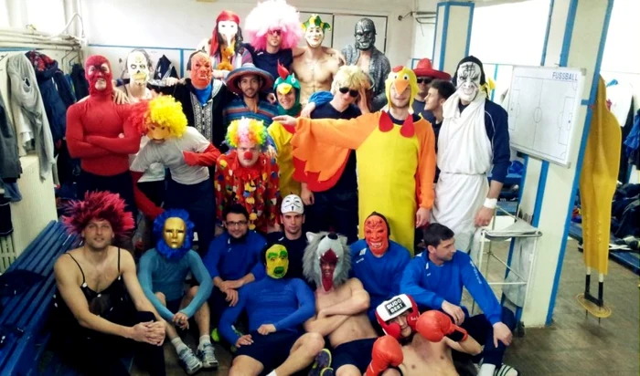 FC Hunedoara  a luat exemplul unor echipe ca Manchester City, la Harlem Shake. SURSA FC Hunedoara.