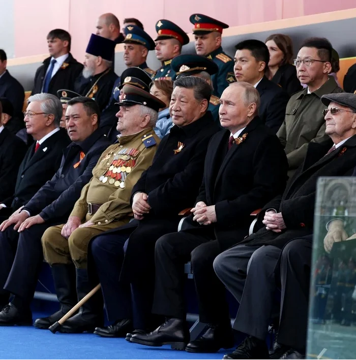 Președintele Vladimir Putin, alături de președintele Chinei, Xi Jinping FOTO /www.cbsnews.com