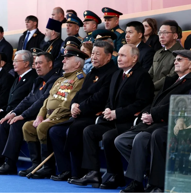 Președintele Vladimir Putin, alături de președintele Chinei, Xi Jinping FOTO /www.cbsnews.com
