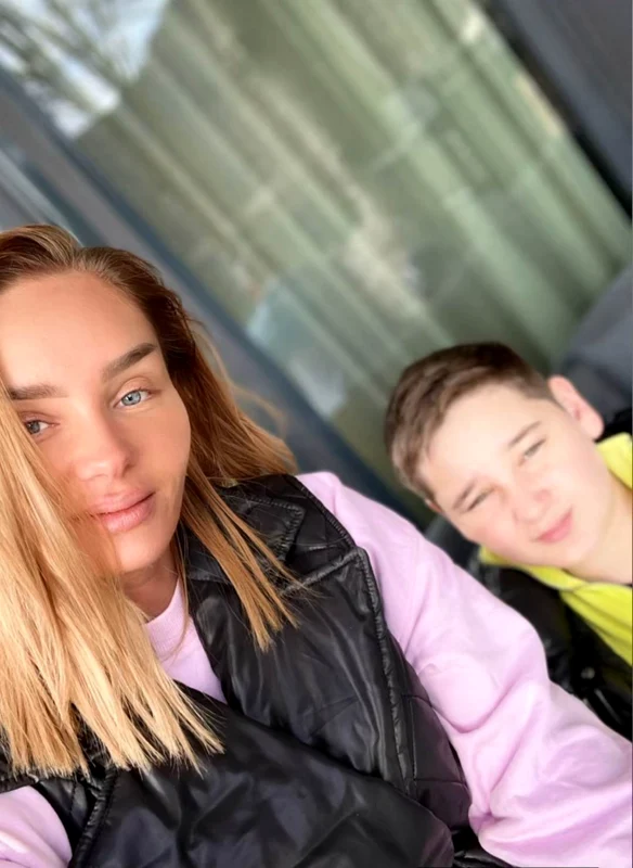 Maria Constantin și fiul său, Codruț. Sursă: Instagram