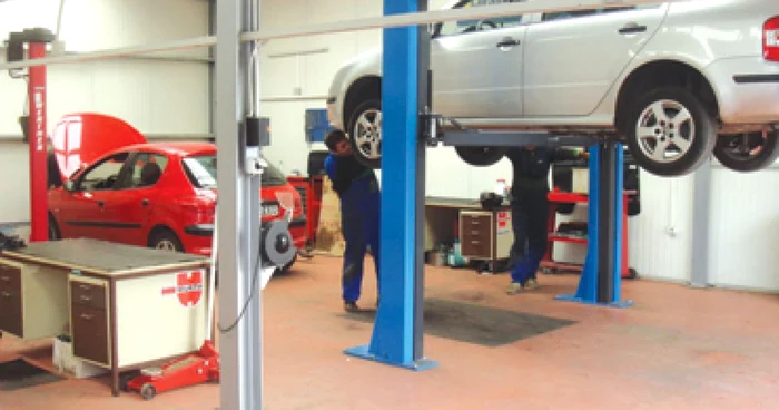 Bacău: Şoferii băcăuani merg tot mai rar la service