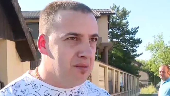 Răzvan Mirea, băiatul care și-a pierdut familia în incendiul de la Crevedia Foto: captură Observator