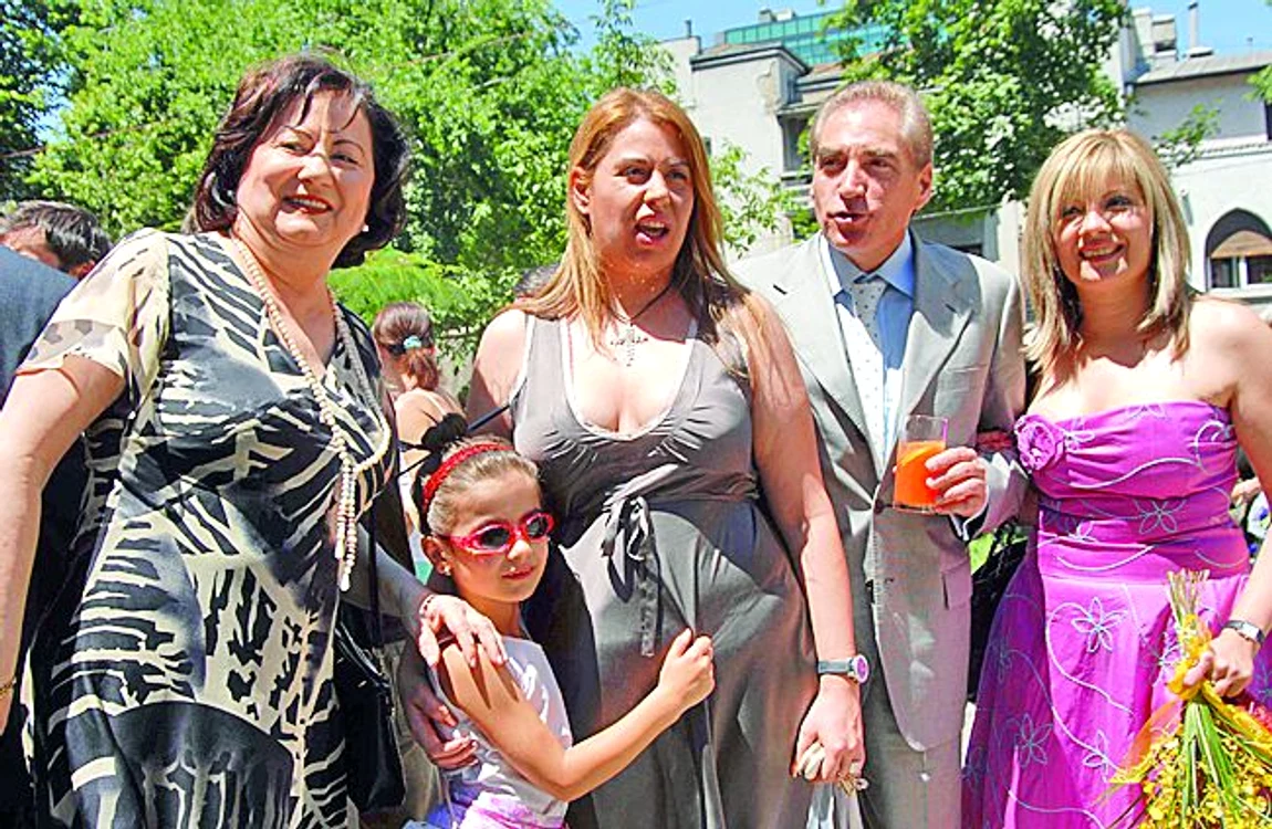Mai are două fete!