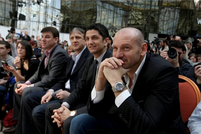 Sexy-chelioşii: Bogdan Stelea