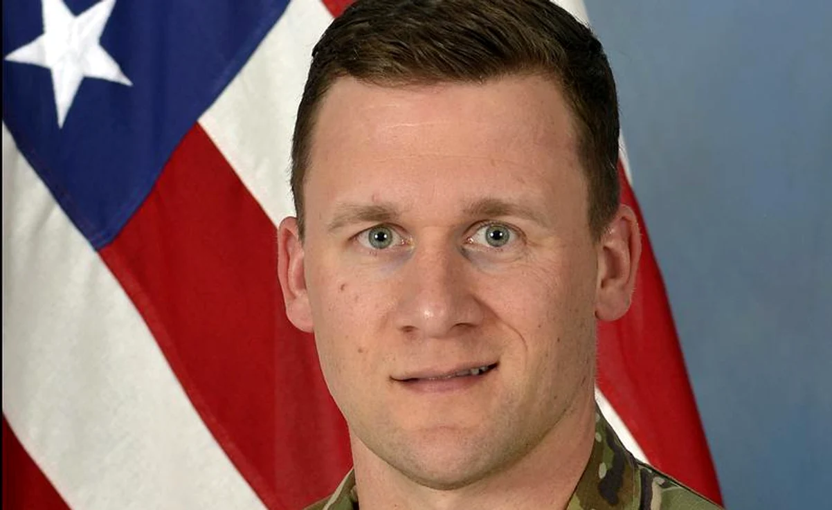 Locotenent-colonel Nicholas D. Goshen a fost în mai multe misiuni externe