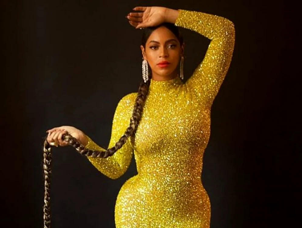 
    Beyonce, într-o rochie spectaculoasă de culoare galbenă Foto: Instagram   