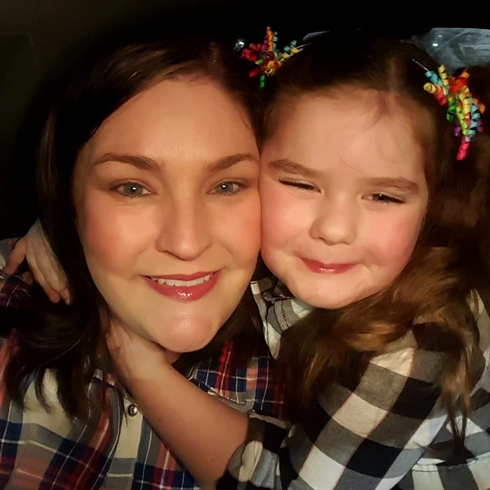 Tam Dover spune că tratamentul pentru fiica ei este extrem de costisitorFoto: Facebook