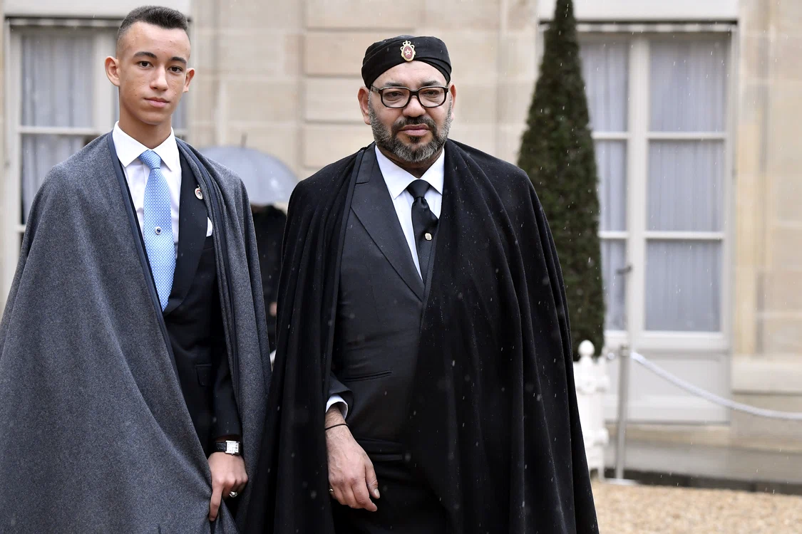 Prințul Moulay Al Hassan al Marocului și Regele Mohammed al VI lea GettyImages 1060212404 jpg