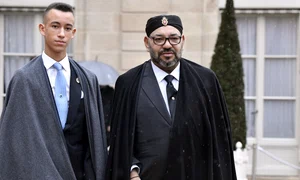 Prințul Moulay Al Hassan al Marocului și Regele Mohammed al VI lea   GettyImages 1060212404 jpg