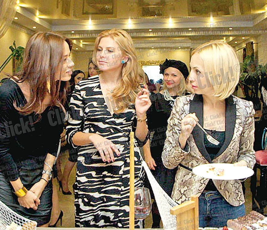 
    Andreea a luat cina  cu femeile de  afaceri Chişinău  