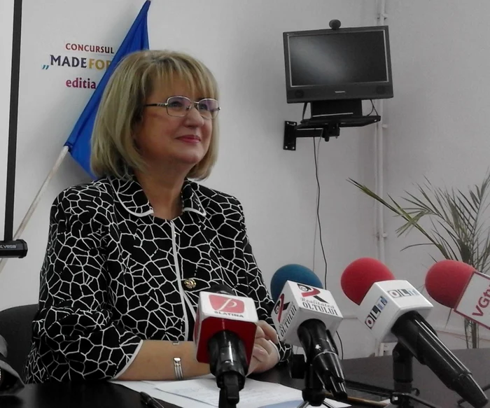 Decizia prin care prof. Felicia Man a fost destituită ar fi fost transmisă prin fax vineri după-amiază FOTO: arhiva Adevărul