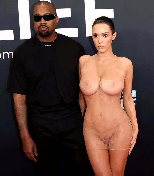 Kanye West și Bianca Censori au făcut furori la Premiile Grammy (Foto: GettyImages)