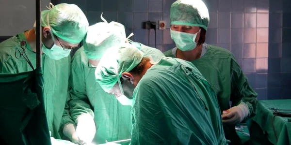 Medicii nu-l pot opera pe copil pentru ca parintii nu-si dau acceptul FOTO arhiva Adevarul