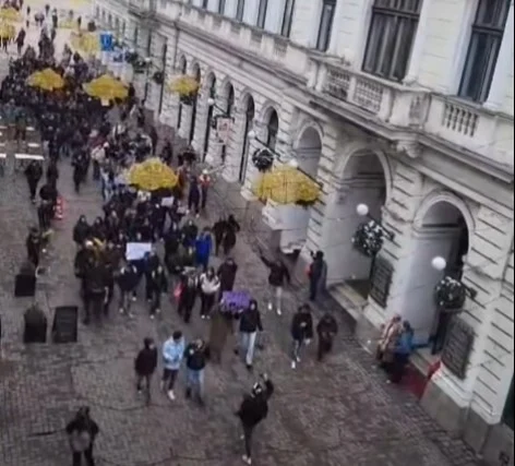 Protest la Timișoara după crima de la Cenei. Sute de elevi și părinți au cerut „Dreptate pentru Mario”