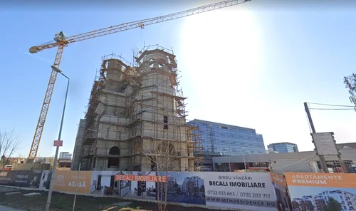 Biserica din noul cartier, din Pipera, e mare cât o catedrală