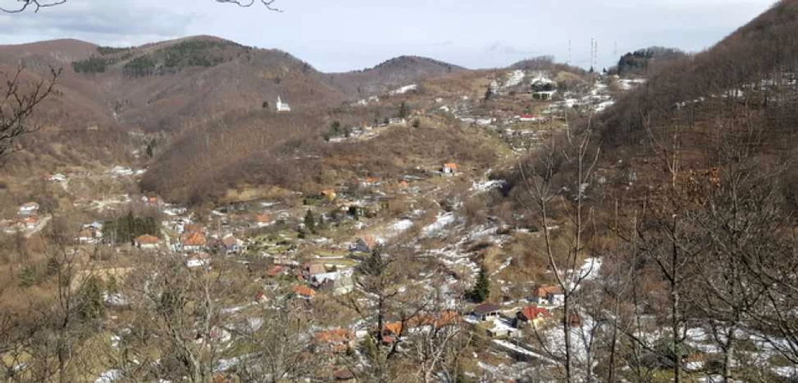 Săcărâmb conul vulcanic Calvaria mare foto Daniel Guţă ADEVĂRUL
