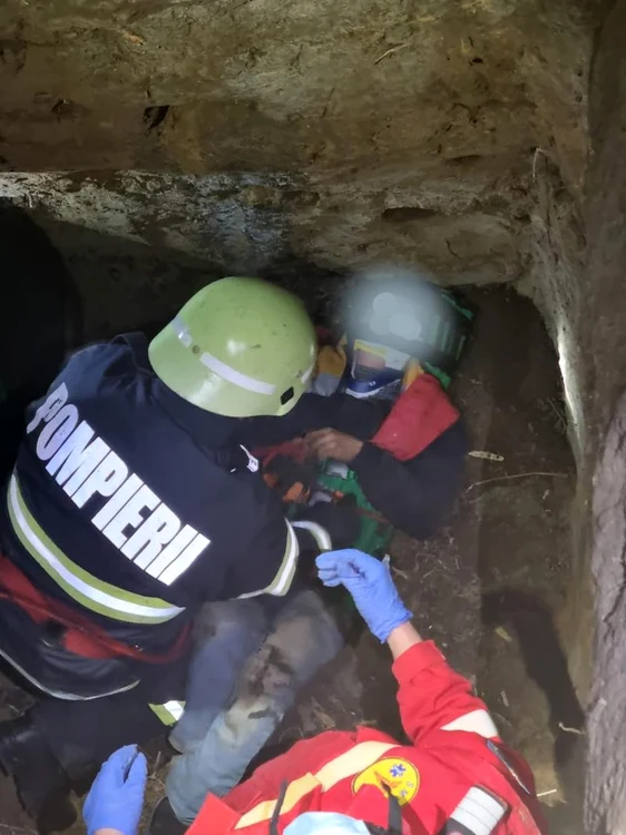 Bărbatul a fost salvat de pompieri FOTO ISU Ialomiţa
