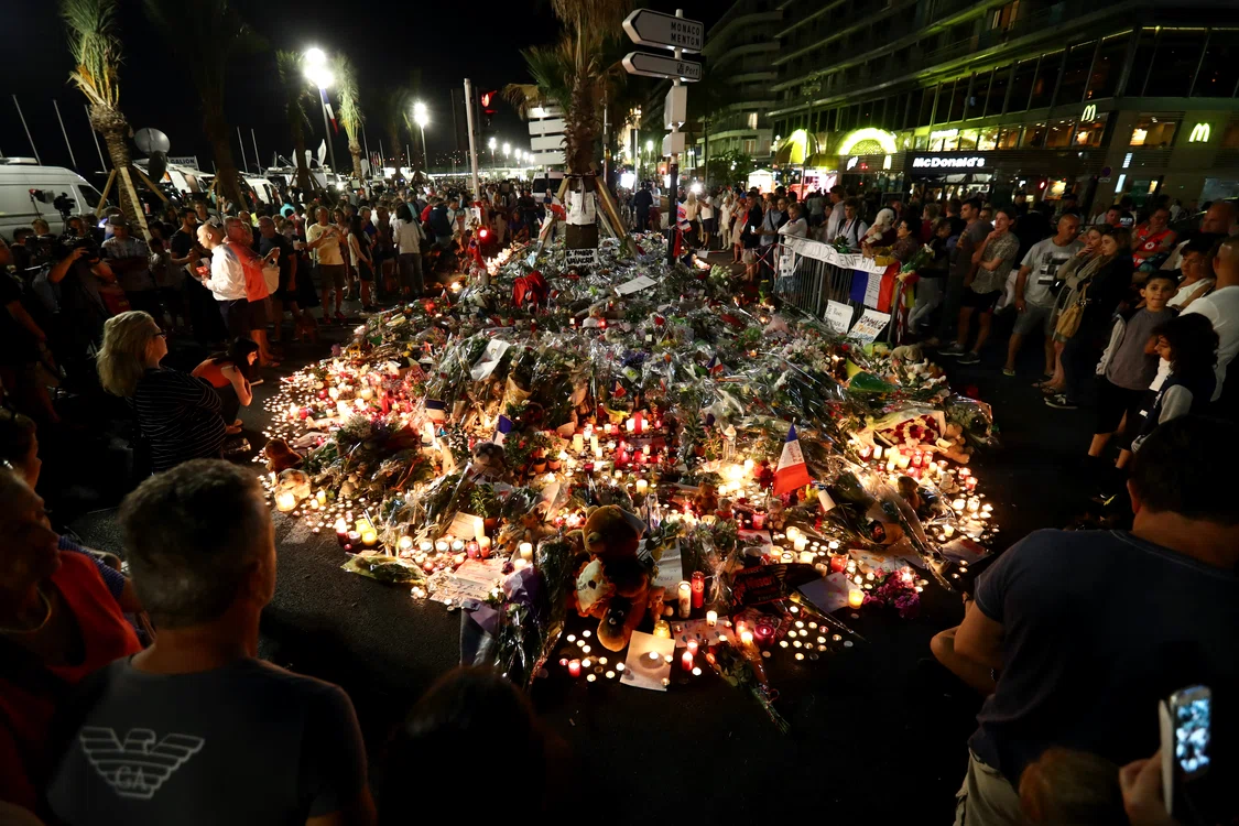 
    Franţa e încă în stare de şoc după atacul de pe 14 iulie de la NisaFoto: Getty  