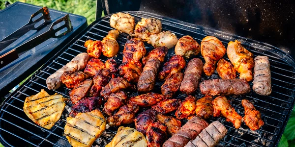 Carne la grătar FOTO Shutterstock 