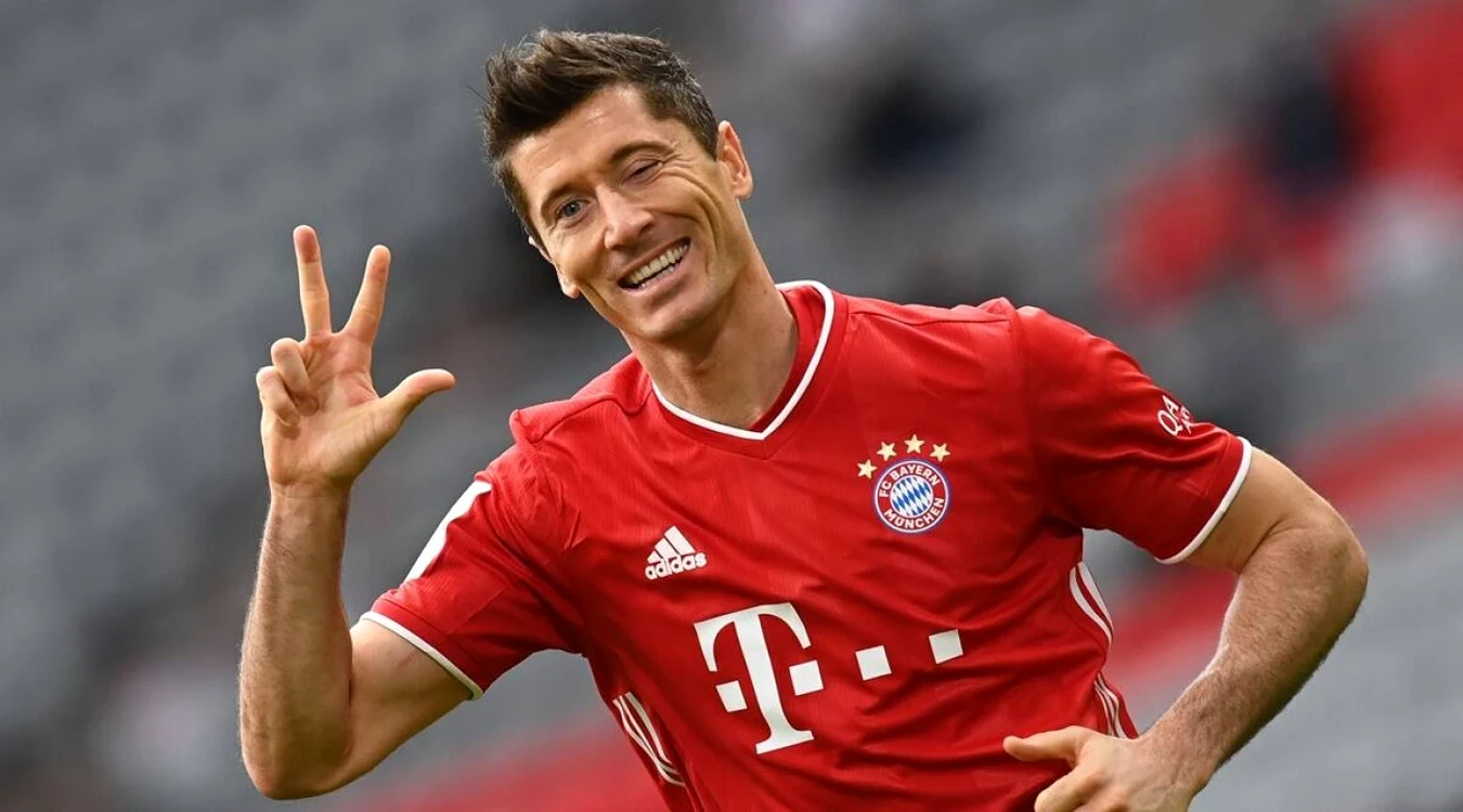 Robert Lewandowski, încă trei goluri în Liga Campionilor