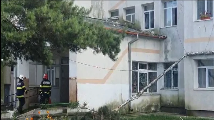 Mai multe echipaje au intervenit FOTO: captura video