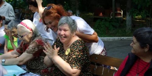 varstnici niciodatasingur.ro