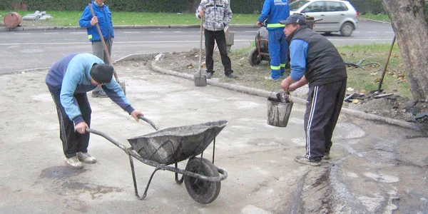 Trotuare refăcute de mântuială la Satu Mare