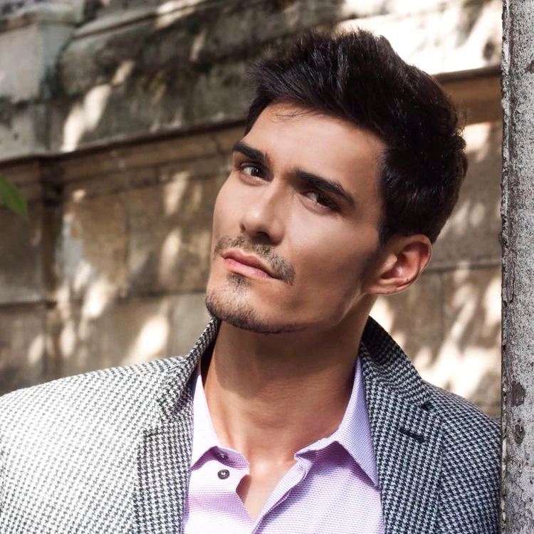 
    George Burcea apare în filme şi reclame şi visează să fie "un fel de Sergiu Nicolaescu"Foto: arhiva personală  