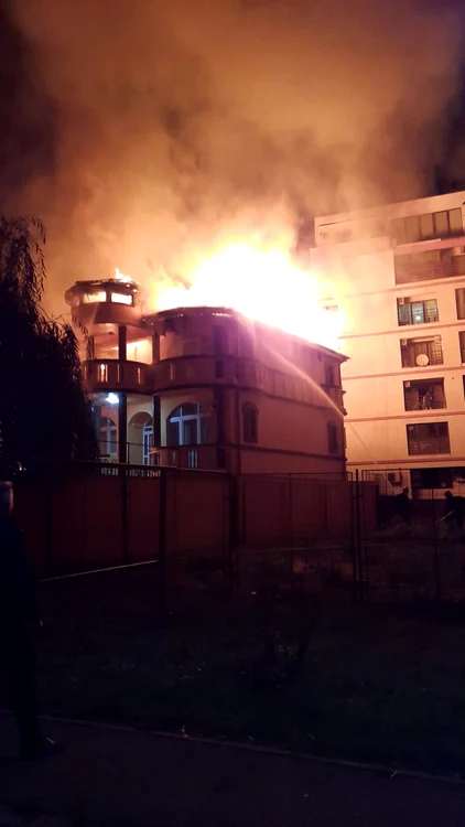 Suprafaţa afectată este de aproximativ 200 mp